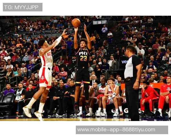 卡梅隆约翰逊状态回暖10投6中助力球队重拾胜利信心